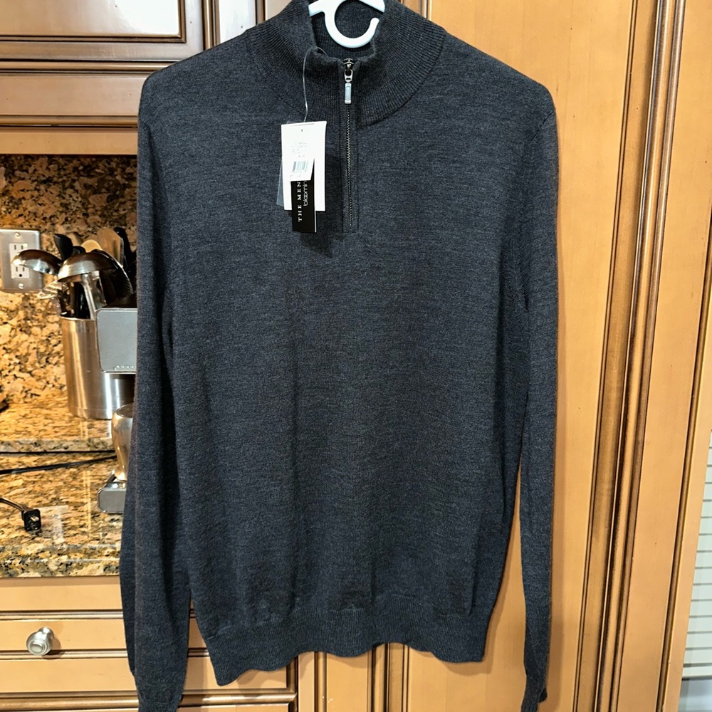 NWT Bloomingdale’s The Men’s Store 100% Merino Wool Quarter Zip Sweater- Small